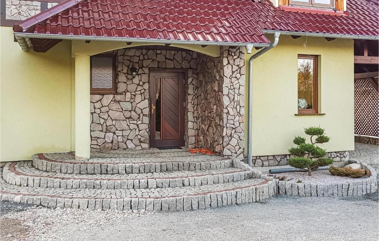 Дома для отпуска Five-Bedroom Holiday Home in Karpacz Карпач